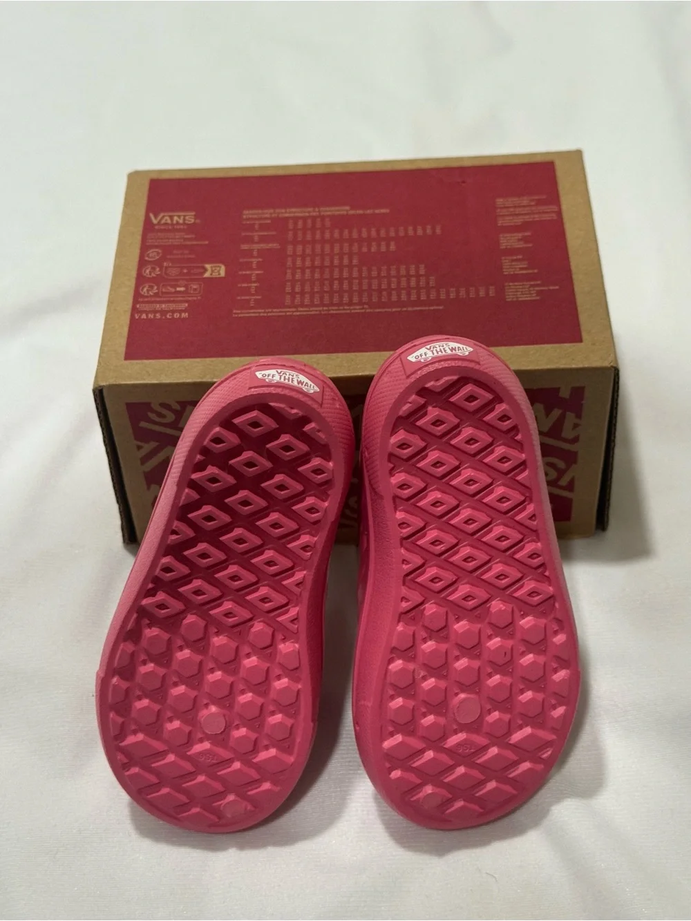🆕 Vans Big Kids' Girls SLIP ON TREK Water Shoes